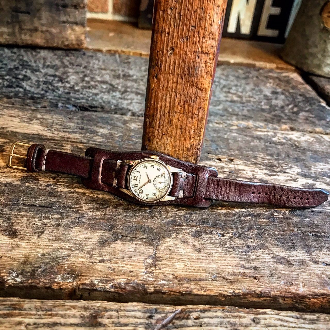 Dutch Leather Companyより、cover Watch beltが入荷致しました 